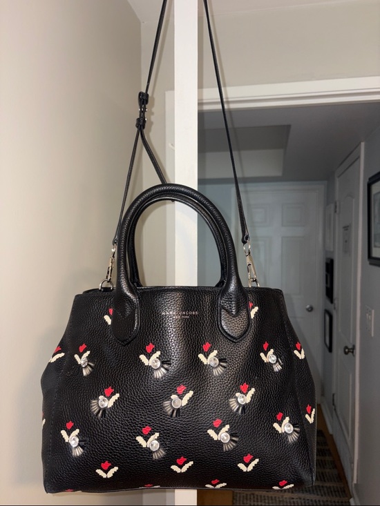 Marc Jacobs Handbags - Marc Jacobs Tulip Collection Black Leather Satchel Bag with Strap in EUC